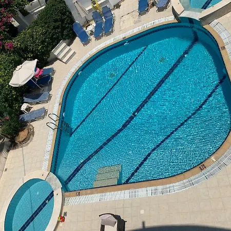 White Palace Aparthotel 2*